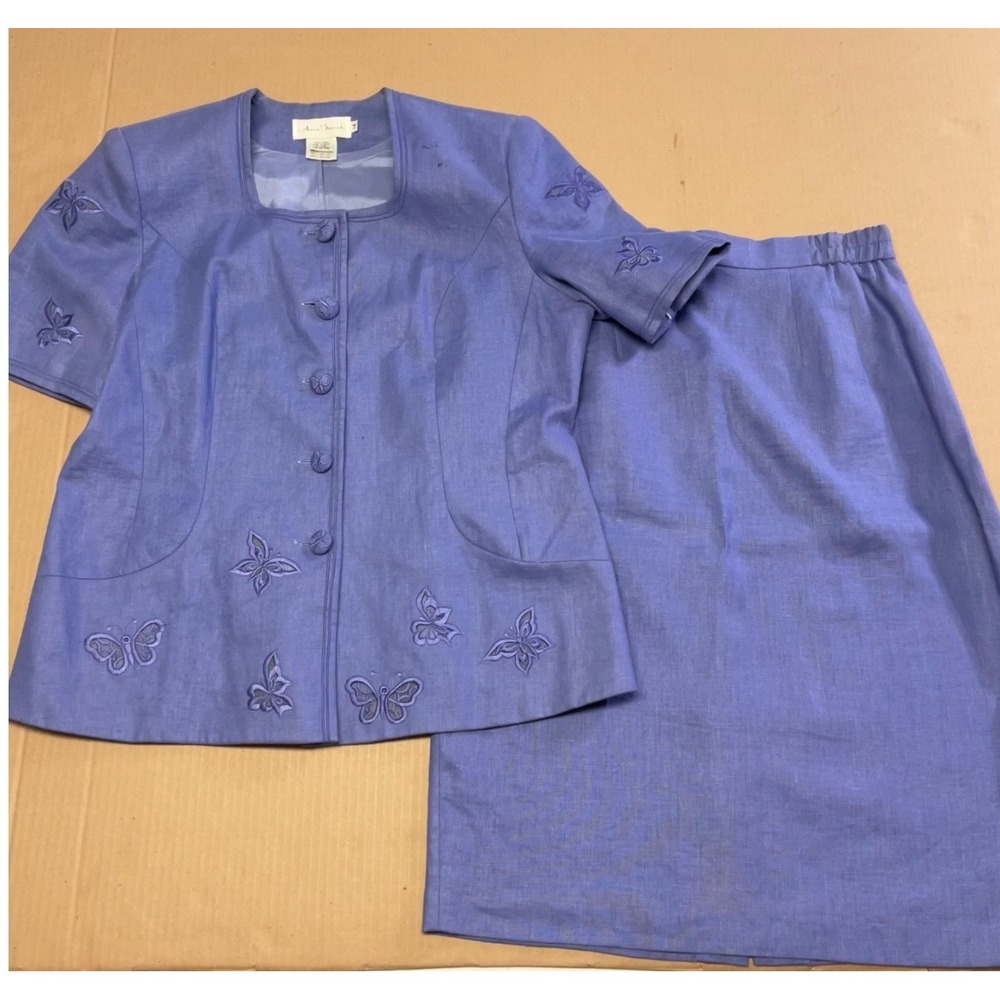 Vintage Anneโ French 14 Purple Embroidered Linen 2 Piece Set Button Up Jacket